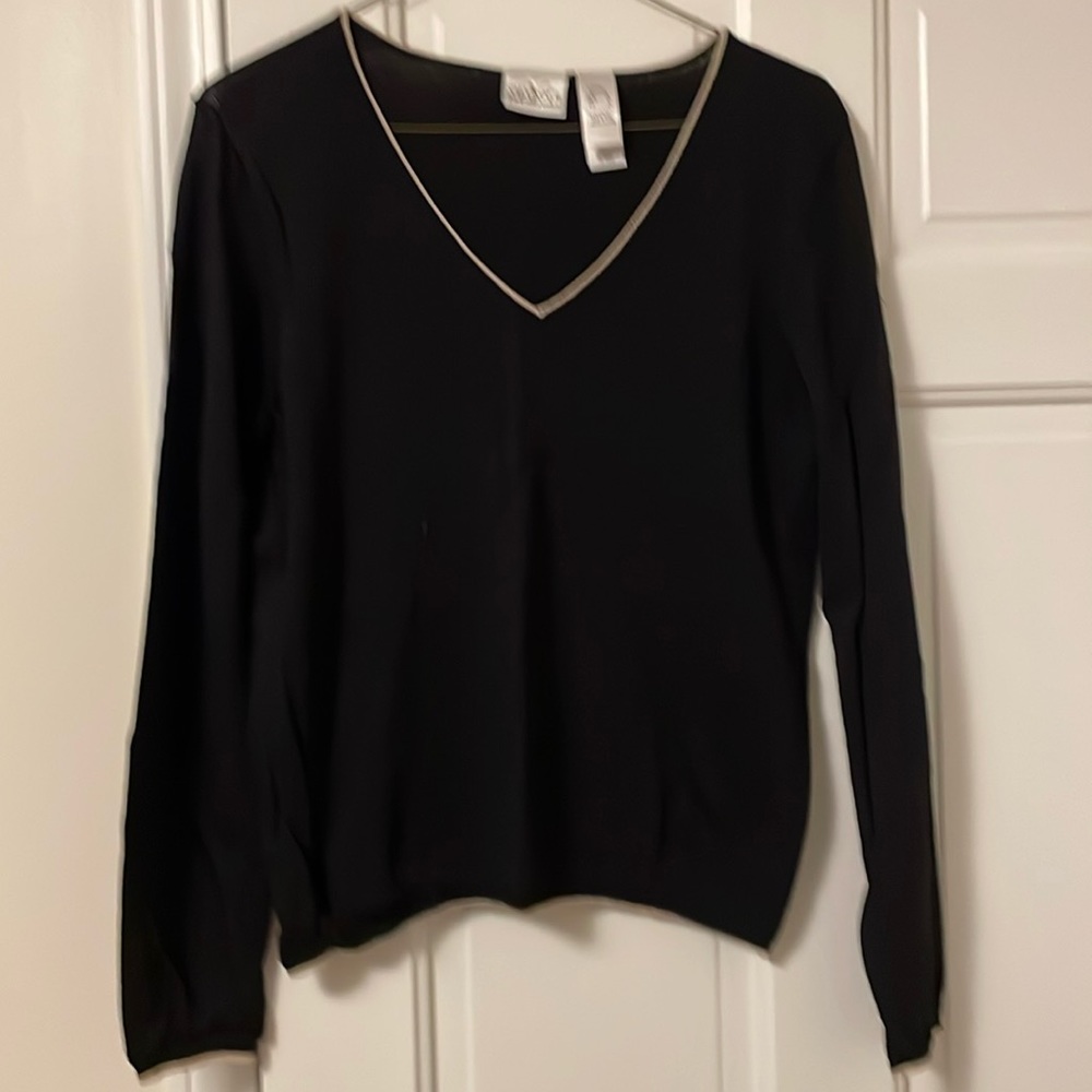 EUC Villager by Liz Claiborne tipped v-neck sweater. Petite large.